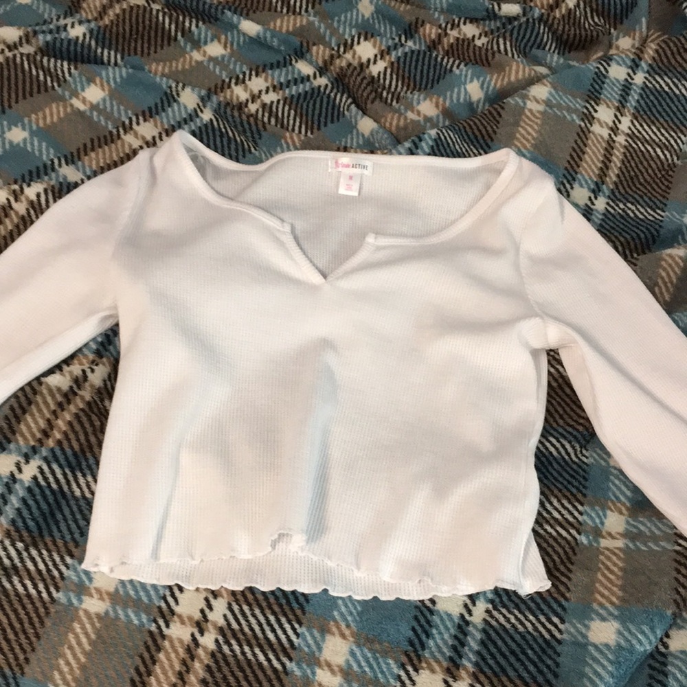 White long sleeved crop top